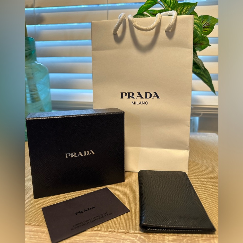 Prada Mens Portacarte Di Cred Saffiano Black leather Wallet